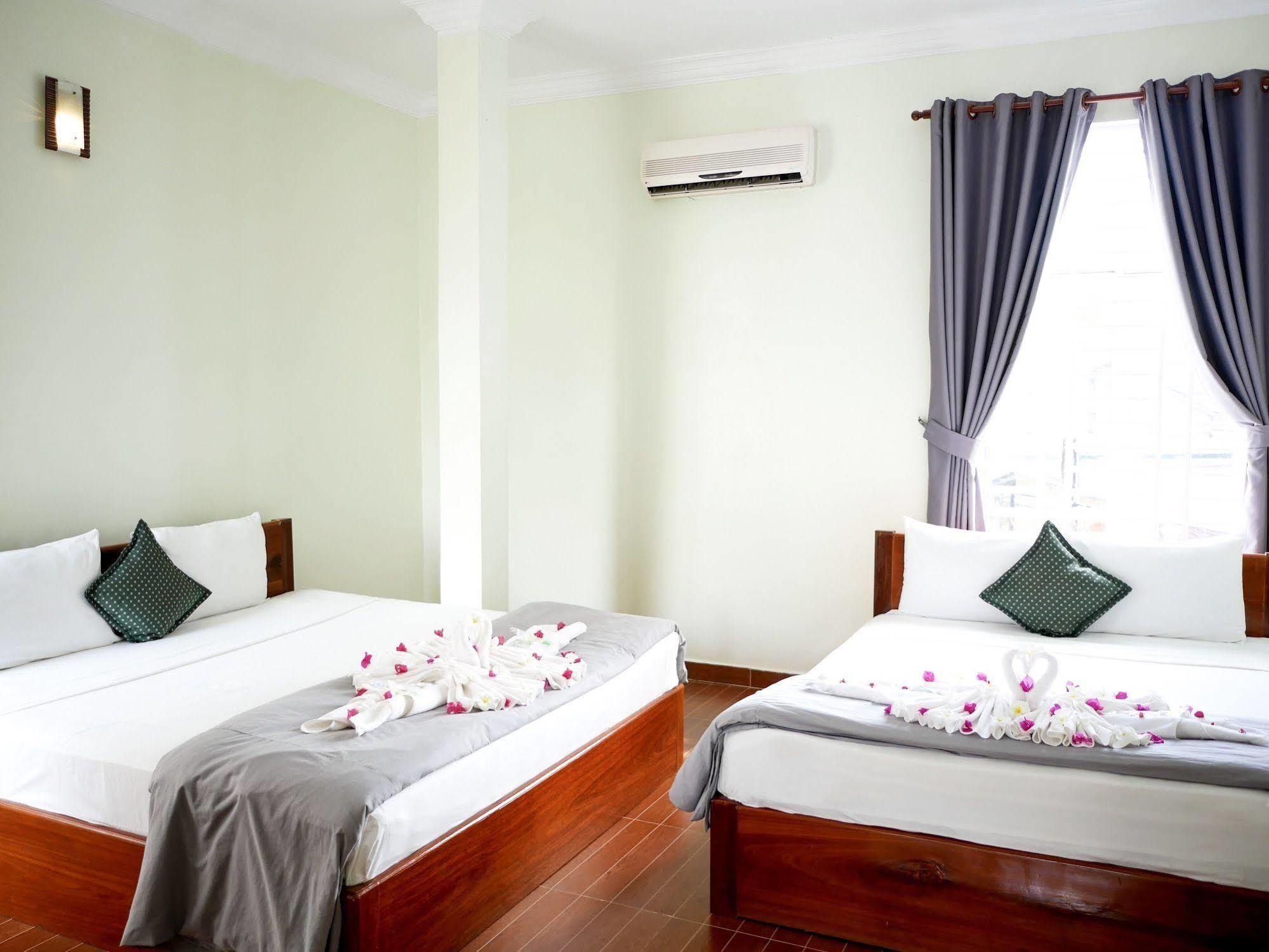 Blue Buddha Hotel Kampot Exterior foto