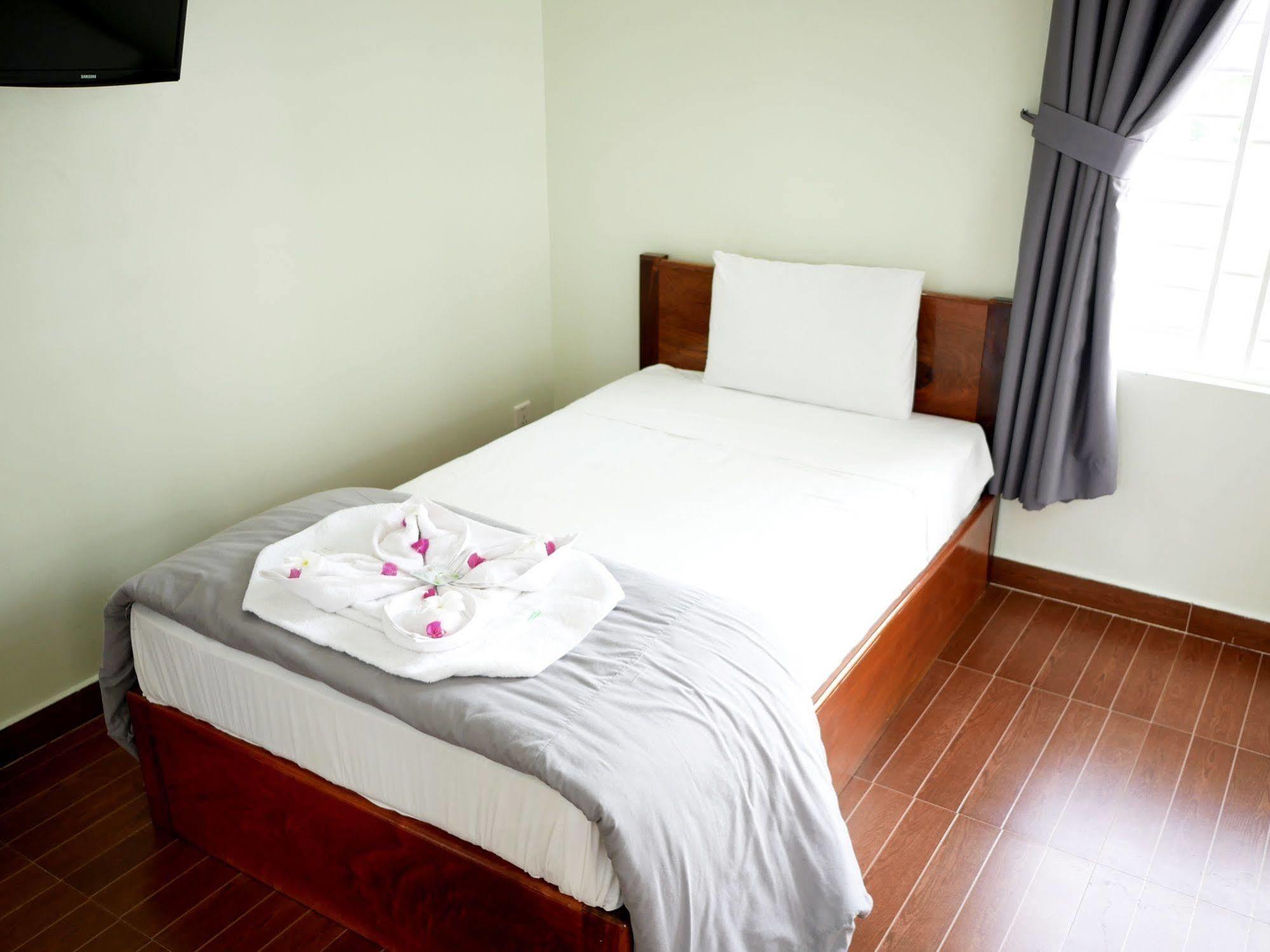 Blue Buddha Hotel Kampot Exterior foto